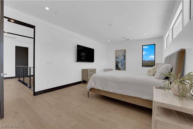 16 Canyon Shores Place, Henderson, NV 89011