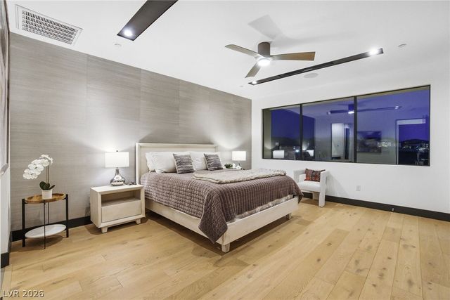 16 Canyon Shores Place, Henderson, NV 89011