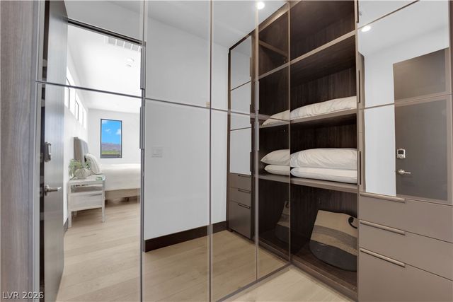 16 Canyon Shores Place, Henderson, NV 89011