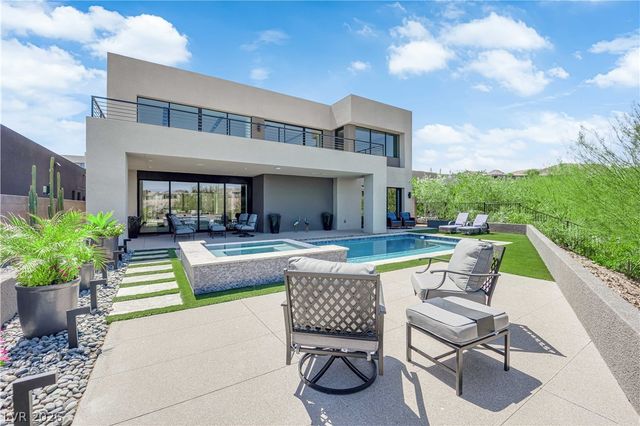 16 Canyon Shores Place, Henderson, NV 89011