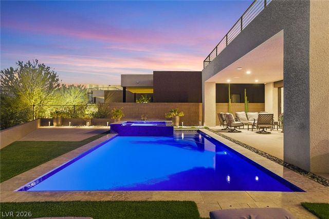 16 Canyon Shores Place, Henderson, NV 89011