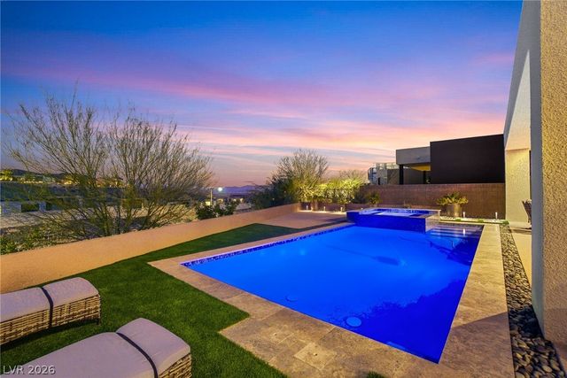 16 Canyon Shores Place, Henderson, NV 89011