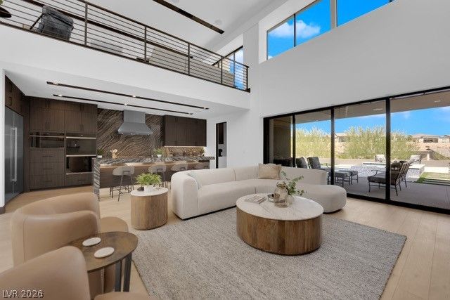 16 Canyon Shores Place, Henderson, NV 89011