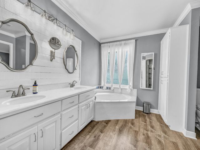 5215 Wedgefield Road, Granbury, TX 76049