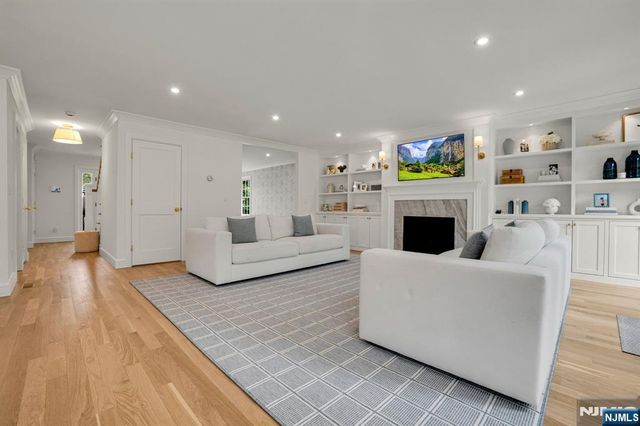331 Wastena Terrace, Ridgewood, NJ 07450