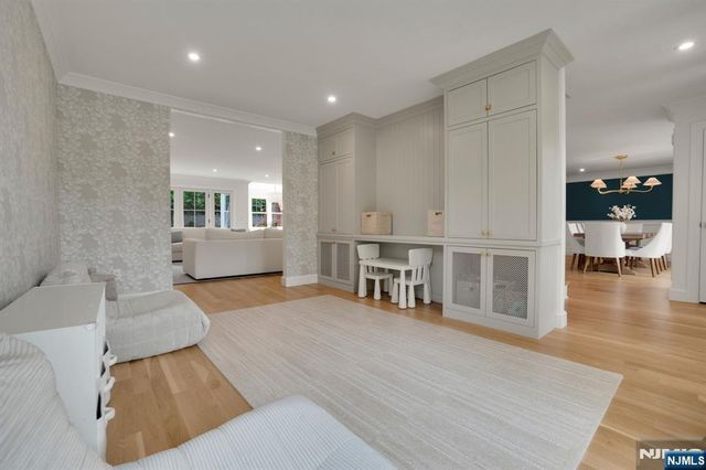 331 Wastena Terrace, Ridgewood, NJ 07450