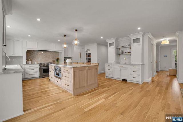 331 Wastena Terrace, Ridgewood, NJ 07450