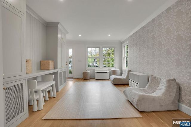 331 Wastena Terrace, Ridgewood, NJ 07450