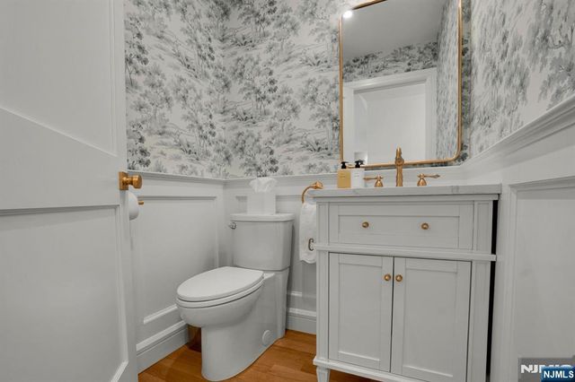 331 Wastena Terrace, Ridgewood, NJ 07450