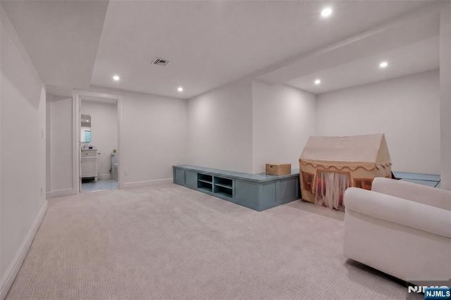 331 Wastena Terrace, Ridgewood, NJ 07450