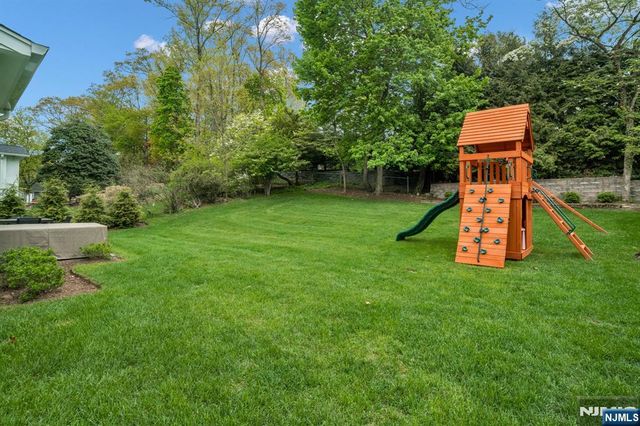 331 Wastena Terrace, Ridgewood, NJ 07450