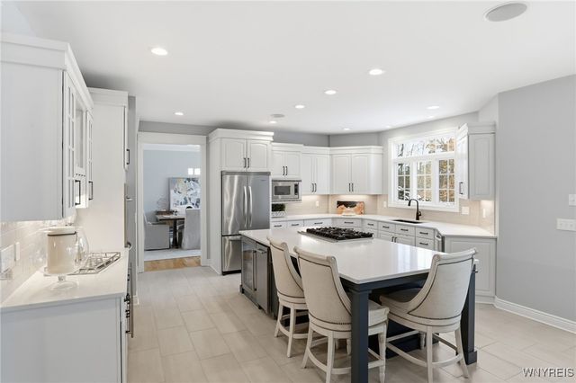 18 Woodthrush Trail, Orchard Park, NY 14127