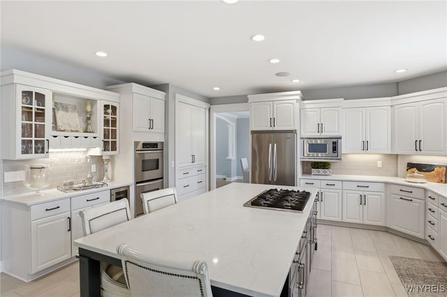 18 Woodthrush Trail, Orchard Park, NY 14127