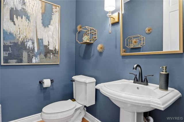 18 Woodthrush Trail, Orchard Park, NY 14127