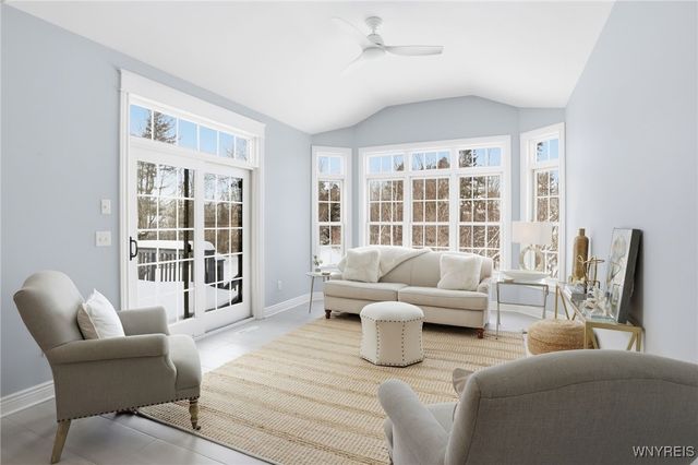 18 Woodthrush Trail, Orchard Park, NY 14127