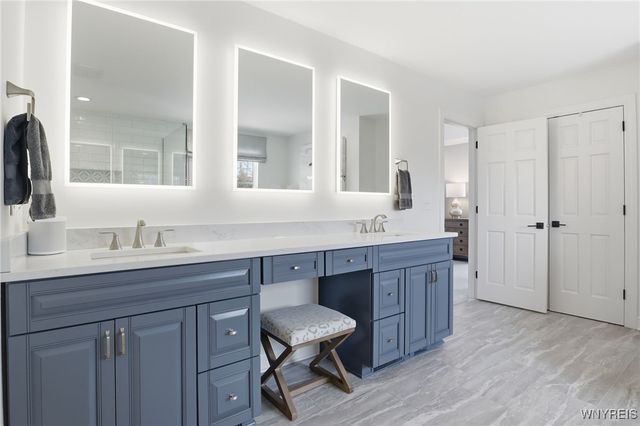 18 Woodthrush Trail, Orchard Park, NY 14127