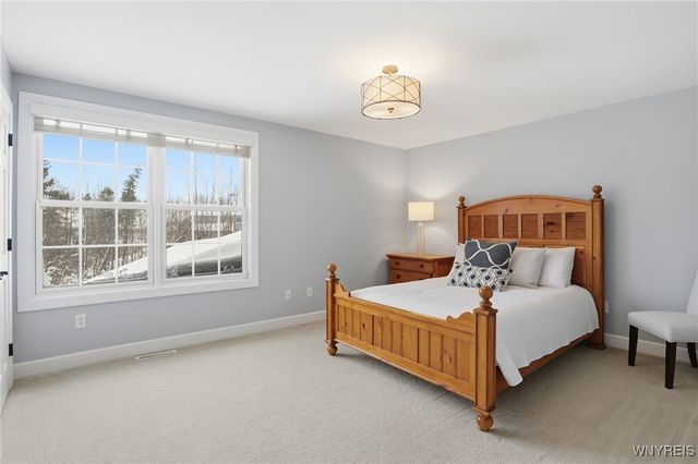 18 Woodthrush Trail, Orchard Park, NY 14127