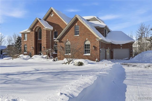 18 Woodthrush Trail, Orchard Park, NY 14127