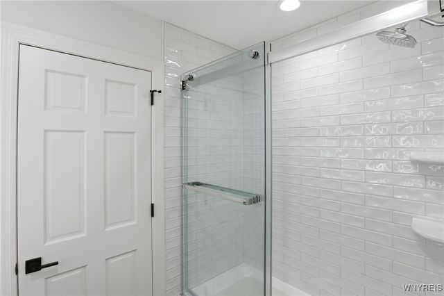 18 Woodthrush Trail, Orchard Park, NY 14127