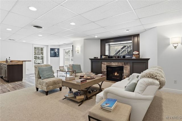 18 Woodthrush Trail, Orchard Park, NY 14127