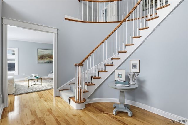 18 Woodthrush Trail, Orchard Park, NY 14127