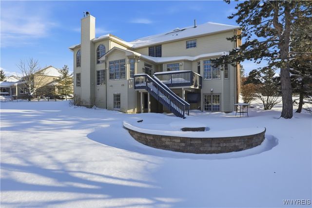 18 Woodthrush Trail, Orchard Park, NY 14127