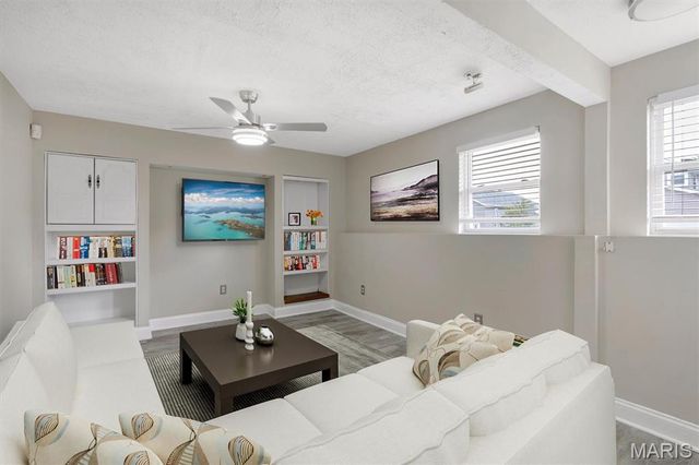 145 Glenbarr Court, Valley Park, MO 63088