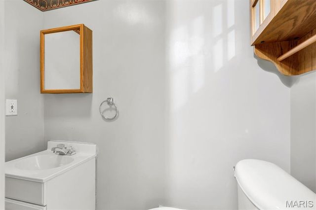 145 Glenbarr Court, Valley Park, MO 63088