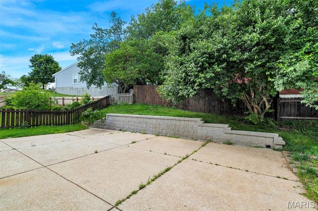 145 Glenbarr Court, Valley Park, MO 63088