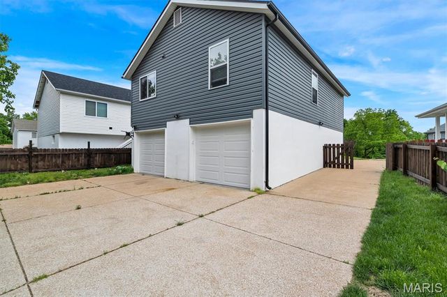 145 Glenbarr Court, Valley Park, MO 63088