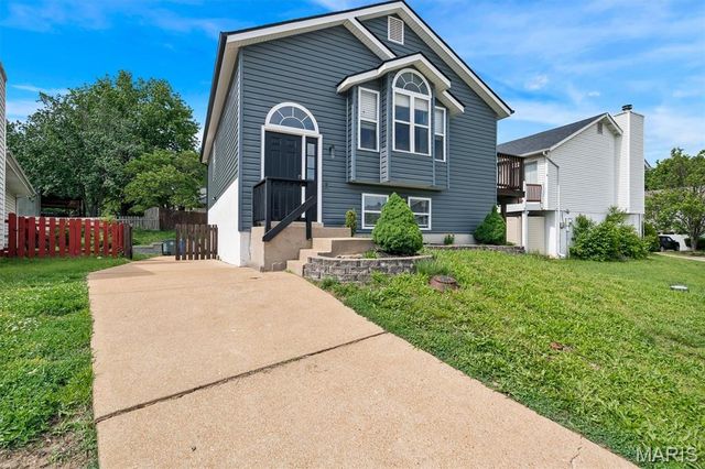 145 Glenbarr Court, Valley Park, MO 63088