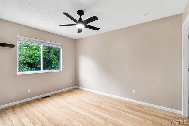 145 Glenbarr Court, Valley Park, MO 63088