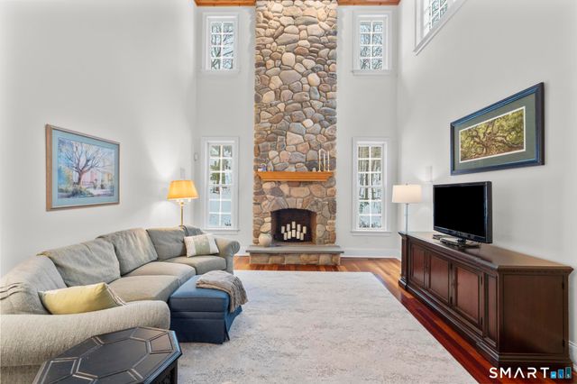 51 Elderslie Lane, Woodbridge, CT 06525