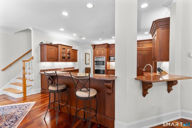 51 Elderslie Lane, Woodbridge, CT 06525