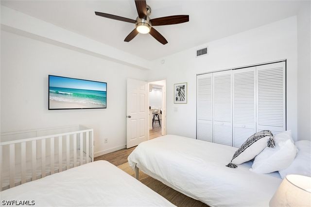 859 Tanbark DR 105, Naples, FL 34108