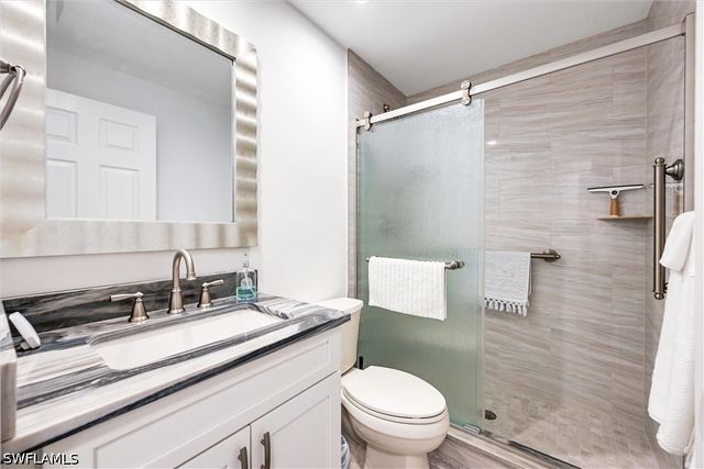 859 Tanbark DR 105, Naples, FL 34108