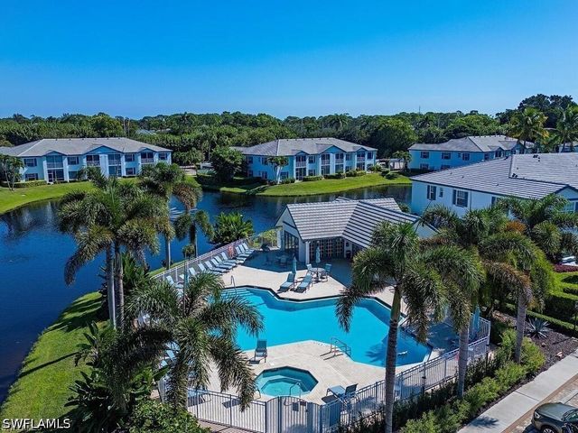 859 Tanbark DR 105, Naples, FL 34108