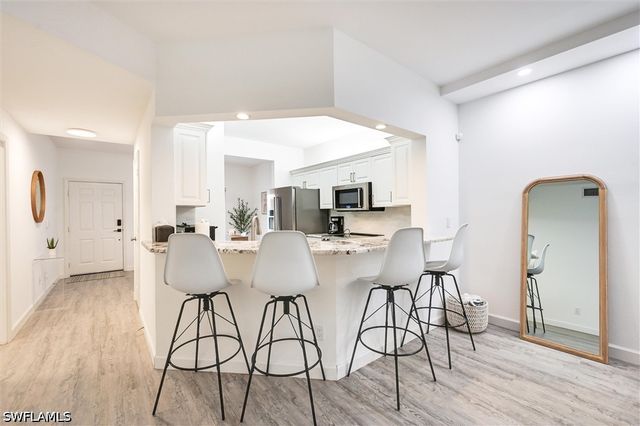 859 Tanbark DR 105, Naples, FL 34108