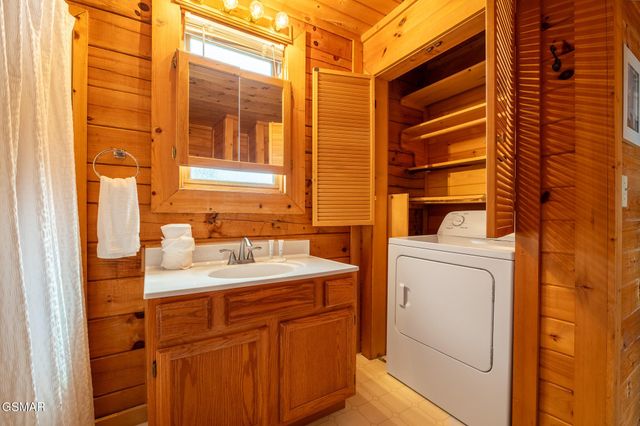 934 Buck Way, Sevierville, TN 37876