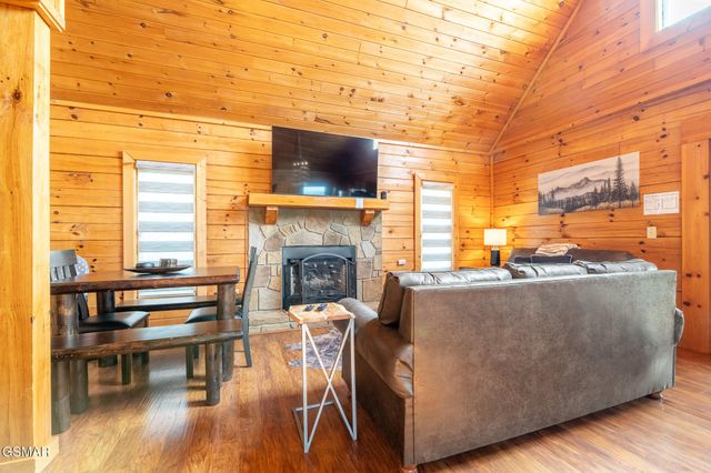 934 Buck Way, Sevierville, TN 37876