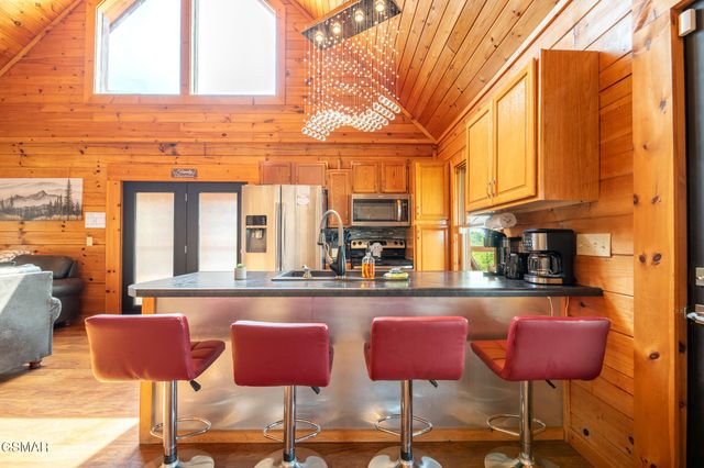 934 Buck Way, Sevierville, TN 37876