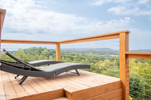 934 Buck Way, Sevierville, TN 37876