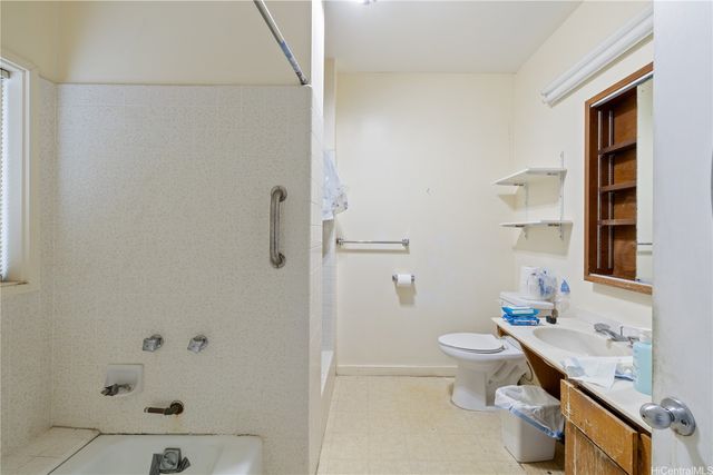 4570 Ahuli Place, Honolulu, HI 96816