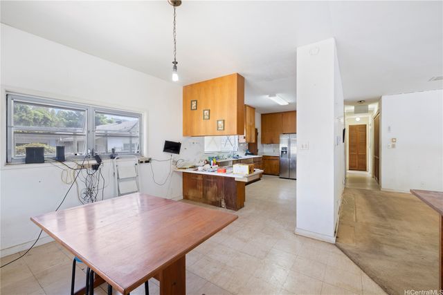 4570 Ahuli Place, Honolulu, HI 96816