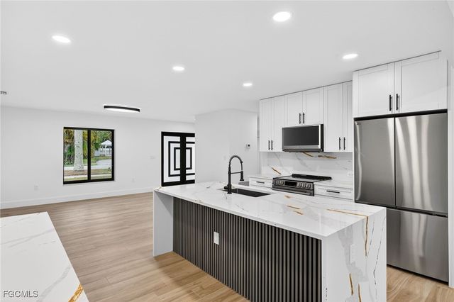 1433 Paloma DR, Fort Myers, FL 33901