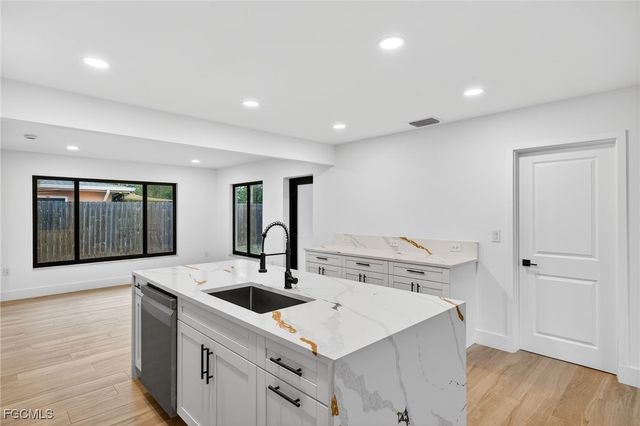 1433 Paloma DR, Fort Myers, FL 33901