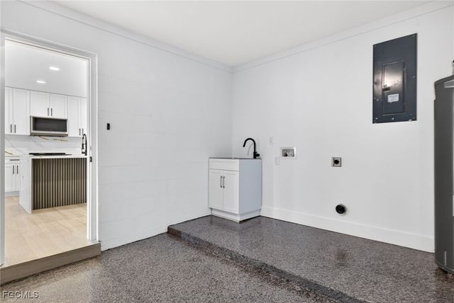 1433 Paloma DR, Fort Myers, FL 33901