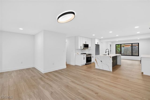 1433 Paloma DR, Fort Myers, FL 33901