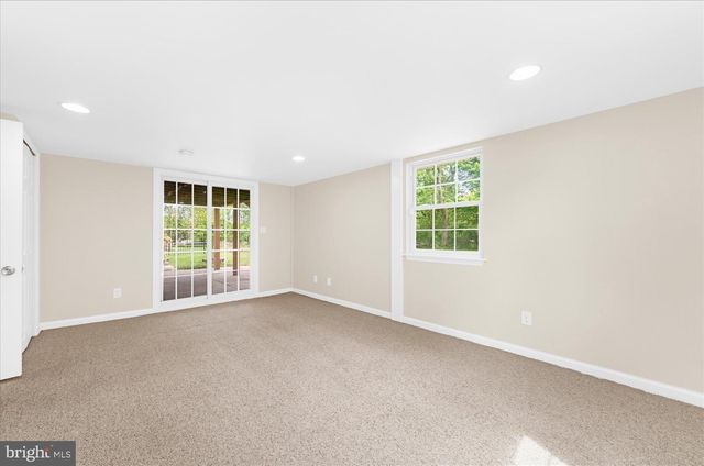 1249 W EVERGREEN DR, Phoenixville, PA 19460