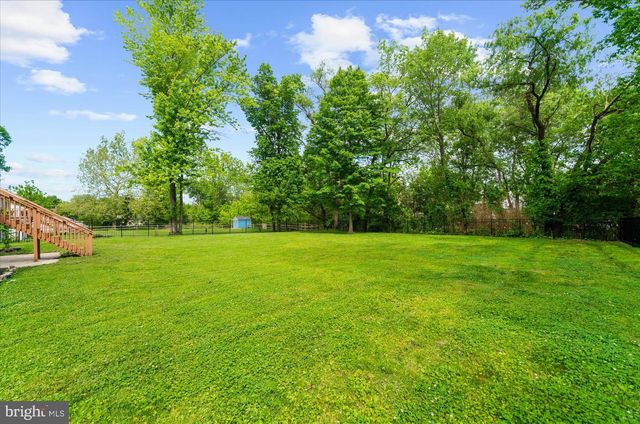 1249 W EVERGREEN DR, Phoenixville, PA 19460